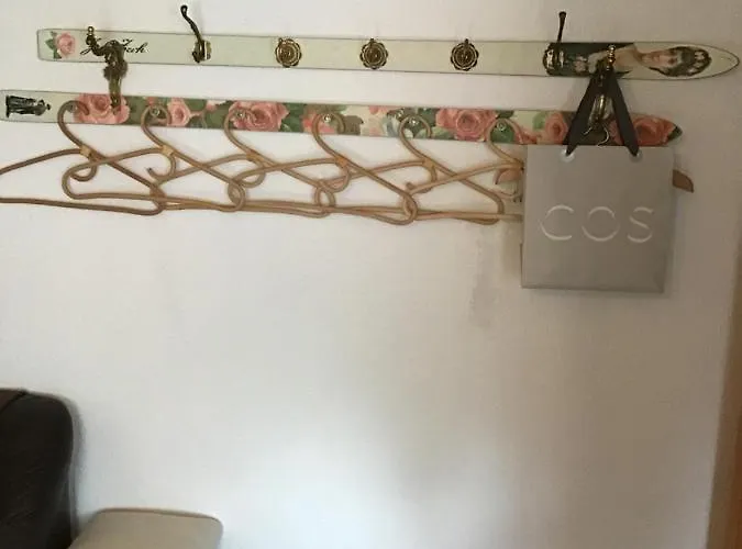 Privatzimmer ホームステイ *